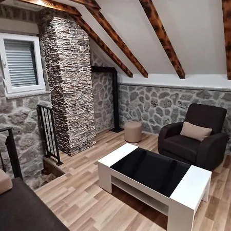 Villa House Maja *
